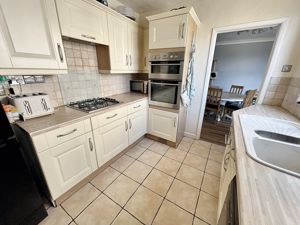 Kitchen- click for photo gallery